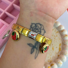 Cargar imagen en el visor de la galería, Brazalete italiano c/charms 🍓
